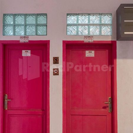 Asri Residence Near Jalan Iskandar Muda Medan Mitra Reddoorz Ngoại thất bức ảnh